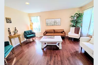 33 Kopak Way, Spotswood, NJ 08884 - Photo 4