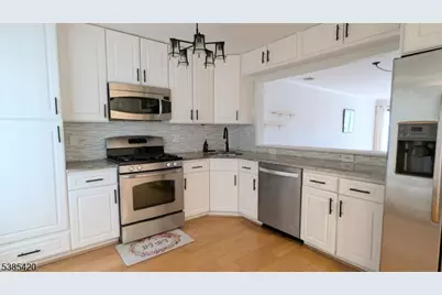 13 Stryker Ct, Bridgewater, NJ 08807 - Photo 8