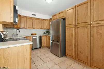 28 Wareham Ct, Scotch Plains Township, NJ 07076 - Photo 10