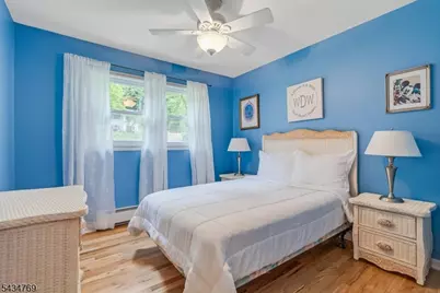 22 Green Apple Rd, Sparta Township, NJ 07871 - Photo 16