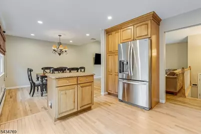 22 Green Apple Rd, Sparta Township, NJ 07871 - Photo 6