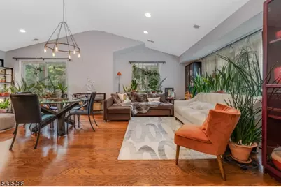20 Westchester Ter, Clinton Township, NJ 08801 - Photo 2
