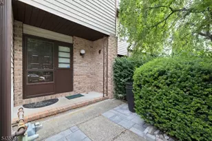 89 Stockton Ct, Parsippany, NJ 07950 - Photo 4