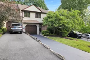 89 Stockton Ct, Parsippany, NJ 07950 - Photo 2