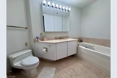 100 Carlyle Drive. N05J #5 JN, Cliffside Park, NJ 07010 - Photo 22