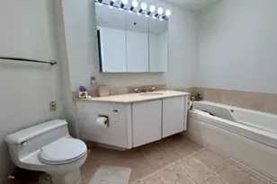 100 Carlyle Dr N05J, Cliffside Park, NJ 07010 - Photo 18