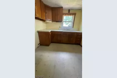1004 Railroad Ave, Harmony Township, NJ 08865 - Photo 10