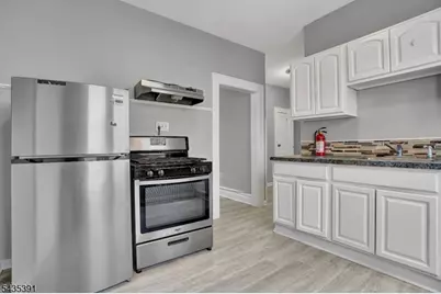 35 Chester Ave, Irvington, NJ 07111 - Photo 20