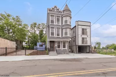 422 18th Avenue, Newark, NJ 07108 - Photo 1