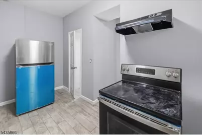 422 18th Avenue, Newark, NJ 07108 - Photo 8
