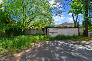 72 Seymour Ave, Newark, NJ 07108 - Photo 16