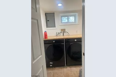 501 E 2nd Ave, Roselle, NJ 07203 - Photo 8