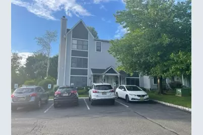 102 Burlington Ct #102, Hamburg, NJ 07419 - Photo 2