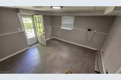 376 Delaware Ave, Union Township, NJ 07083 - Photo 8
