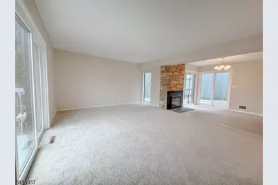 58 Kensington Ct #58, Washington Township, NJ 07840 - Photo 4