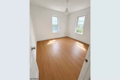 14 Belmont Ter #2R, Newark, NJ 07112 - Photo 2