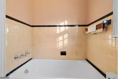 433 Mount Pleasant Ave, West Orange Township, NJ 07052 - Photo 20
