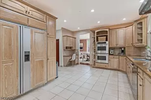 31 Forest Hills Way, Cedar Grove Twp., NJ 07009 - Photo 10