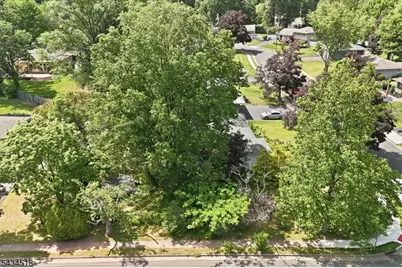 160 Hayes Ave, Clark Township, NJ 07066 - Photo 12