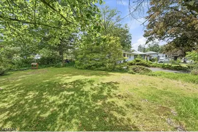 160 Hayes Ave, Clark Township, NJ 07066 - Photo 48
