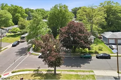160 Hayes Ave, Clark Township, NJ 07066 - Photo 14