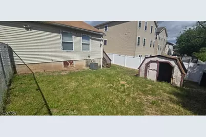 138 Astoria Pl, Union Township, NJ 07083 - Photo 2