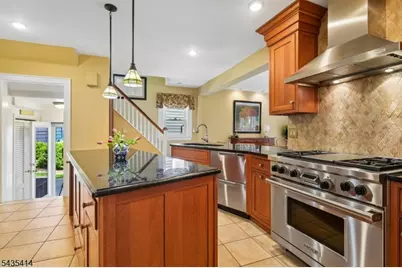 120 Buckingham Rd, Montclair, NJ 07043 - Photo 20