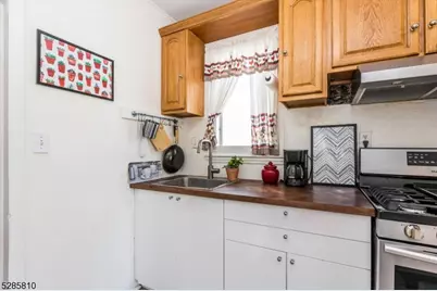 33 Linden Ave, Montclair, NJ 07042 - Photo 14