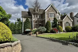 1 Hartman Ct, Clark Township, NJ 07066 - Photo 2