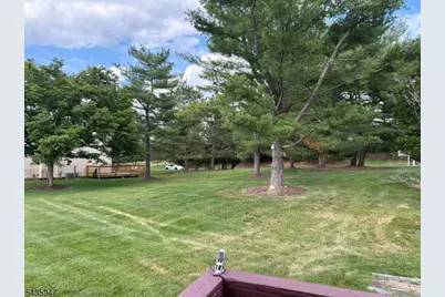 131 Locust Ct, Raritan Township, NJ 08822 - Photo 12