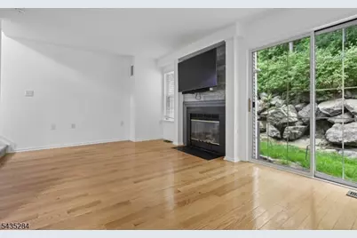 23 Rushmore Ln, Allamuchy Township, NJ 07840 - Photo 8