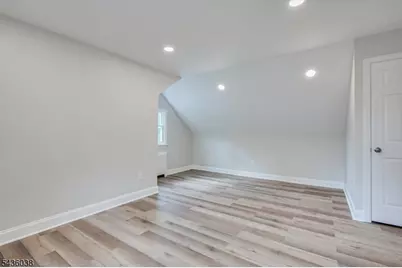 311 W 3rd Ave, Roselle, NJ 07203 - Photo 16