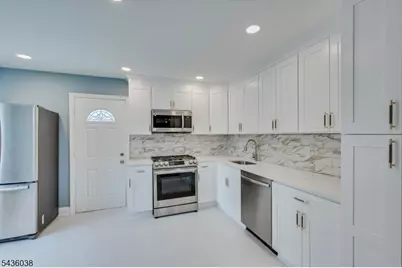 311 W 3rd Ave, Roselle, NJ 07203 - Photo 8