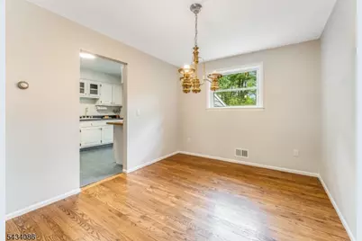 10 Lynnfield Ter, Lopatcong Township, NJ 08865 - Photo 8