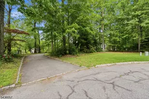 4 Meadow Oak Dr, Frelinghuysen Township, NJ 07825 - Photo 4