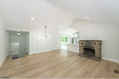 8 Shawondasee Rd, Vernon, NJ 07422 - Photo 4