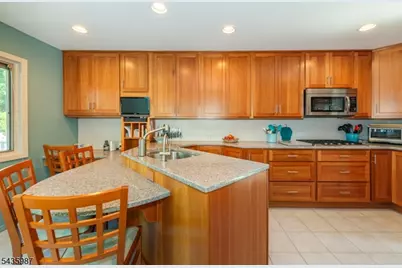 22 Woodbine Trl, Parsippany, NJ 07054 - Photo 14