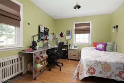 303 E Webster Ave, Roselle Park, NJ 07204 - Photo 14