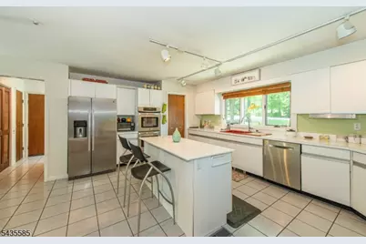 15 Wilshire Dr, Sparta Township, NJ 07871 - Photo 12