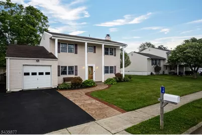 14 Allyson Rd, Mount Olive, NJ 07836 - Photo 2