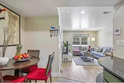 272-276 Walnut St #6D, Newark, NJ 07105 - Photo 8