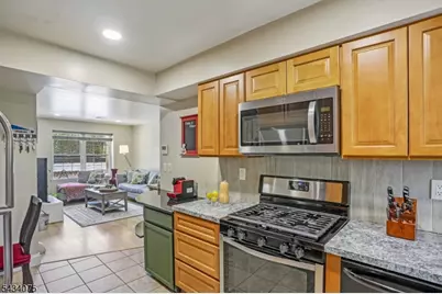 272-276 Walnut St #6D, Newark, NJ 07105 - Photo 10