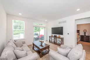 18 Flower Horn Blvd, Randolph Township, NJ 07869 - Photo 10