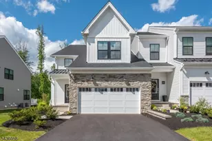 18 Flower Horn Blvd, Randolph Township, NJ 07869 - Photo 2