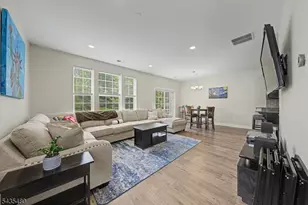 411 Parkview Ln, Rockaway Township, NJ 07866 - Photo 2