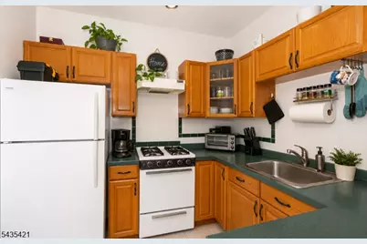 21-23 Fitzherbert Street, Bloomfield, NJ 07003 - Photo 12