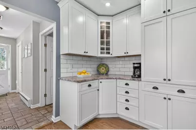 70 Berkley Ave, Woodbridge Township, NJ 07067 - Photo 18