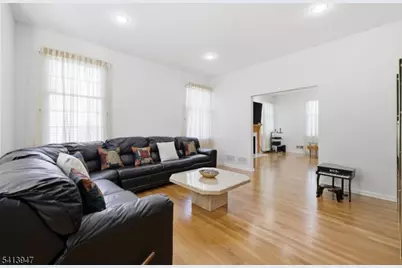 31 Phillip Dr, Parsippany, NJ 07054 - Photo 8