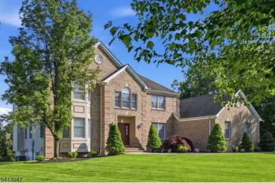 31 Phillip Dr, Parsippany, NJ 07054 - Photo 2