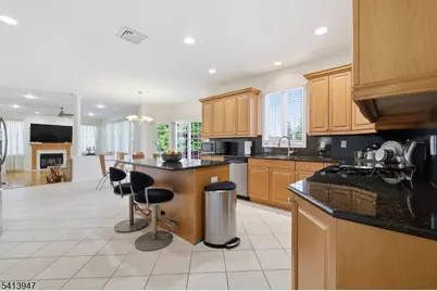 31 Phillip Dr, Parsippany, NJ 07054 - Photo 16
